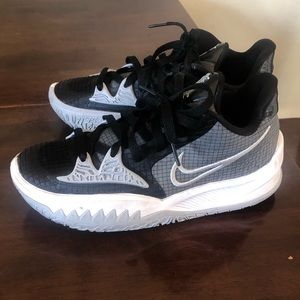 Nike Kyrie 4 low